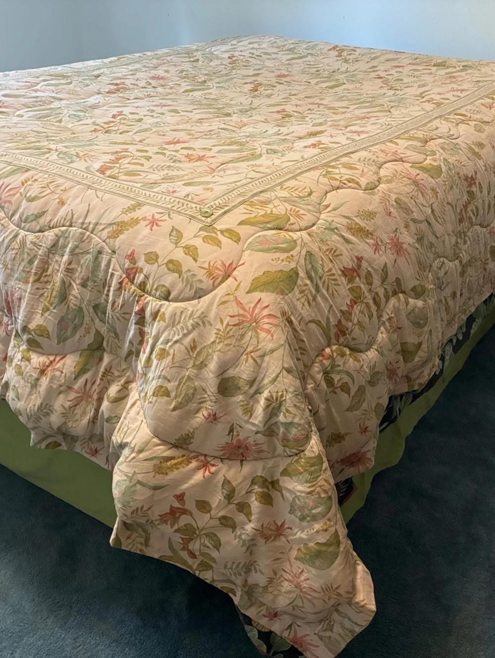 Floral Patterned Quilted Bedspread bedskirt set
